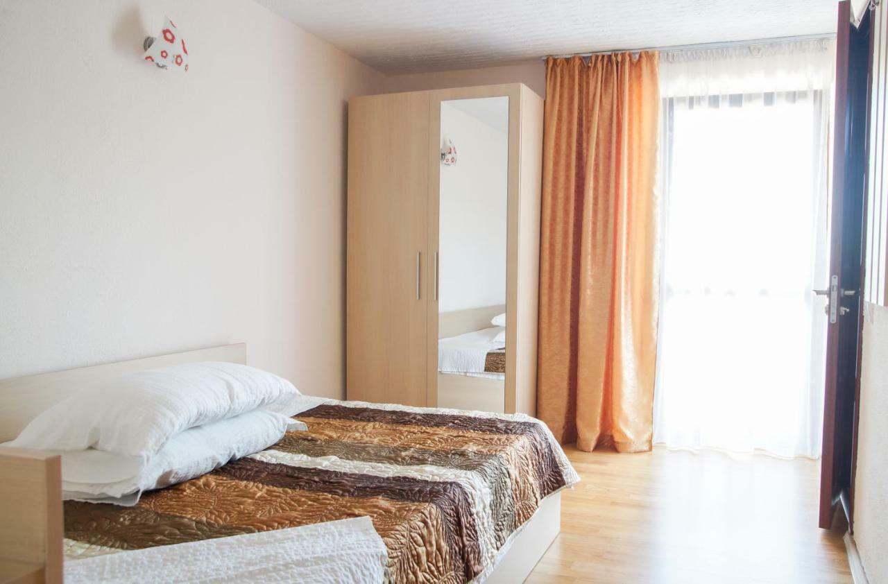 Pensiunea Nicol Hotell Valea Iasului Exteriör bild